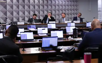 CPMI do INSS aprova convocação do governador de Minas Gerais