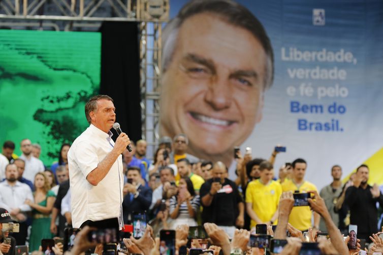 O presidente Jair Bolsonaro fala durante a convenção nacional do Partido Liberal (PL), no estádio do Maracanãzinho, no Rio de Janeiro