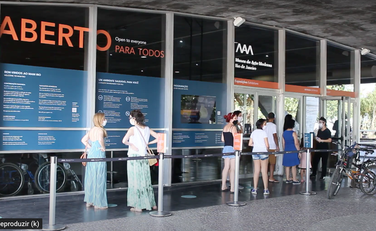 O Museu de Arte Moderna (RJ) teve sucesso de público depois de ficar cinco meses fechado.