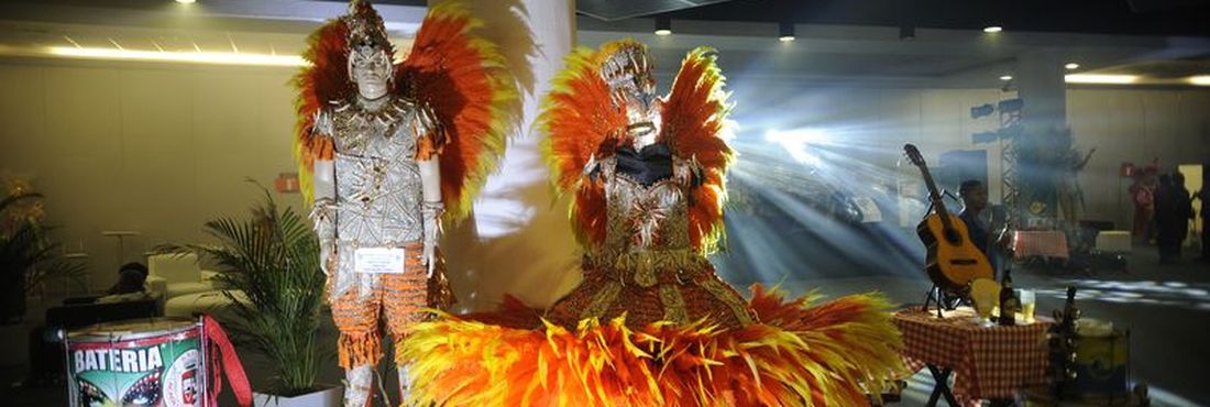 Começaram hoje (31) no Rio de Janeiro a primeira feira exclusiva sobre o carnaval (Carnavália) e o 1º Encontro Nacional do Samba (Sambacon)