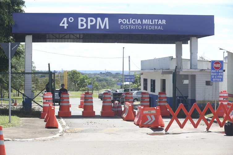 O ex-ministro da Justiça e ex-secretário de Segurança Pública do Distrito Federal Anderson Torres foi preso na manhã de hoje (14) pela Polícia Federal (PF) e levado ao 4º Batalhão de Polícia Militar, no Guará