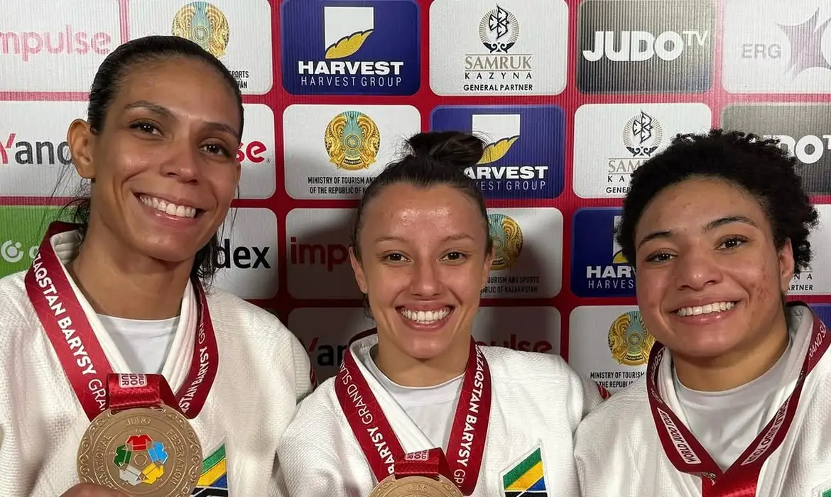 Maicon Maia/CBJ/Direitos Reservados Jéssica Pereira (52kg) , Natasha Ferreira (48kg) e Shirlen Nascimento (57kg) faturam bronze no primeiro dia do Grand Slam de Astana, última competição antes do Mundial - em 09/05/2025