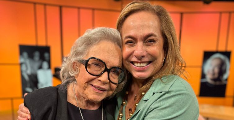 Cissa Guimarães recebe Nathalia Timberg no Sem Censura