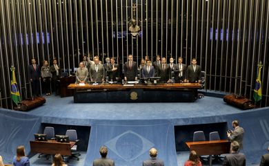 O presidente da República, Jair Bolsonaro participa da sessão de promulgação da emenda à Constituição que prevê a criação de um estado de emergência para ampliar o pagamento de benefícios sociais até o fim do ano.