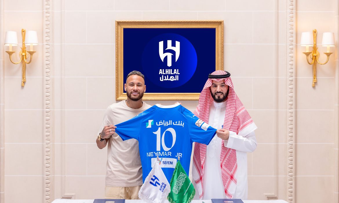Neymar assina contrato com o clube saudita Al-Hilal