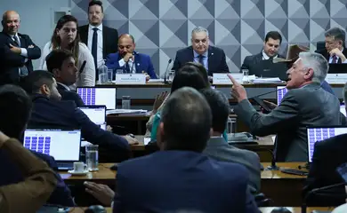 Brasília - 27/11/2025 - Reunião da Comissão Parlamentar Mista de Inquérito (CPMI) do INSS para ouvir o contador Mauro Palombo Concílio. Ele é responsável pela contabilidade de diversas empresas que, segundo a CPMI. Foto: Lula Marques/Agência Brasil