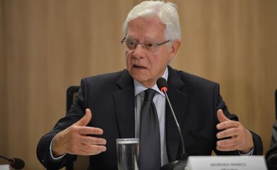 O Ministro Moreira Franco, dá entrevista coletiva, sobre o Programa de Desenvolvimento da Aviação Regional (PDAR)(Elza Fiúza/Agência Brasil)