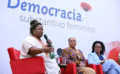Brasilia 24/11/2025 -  Ministra Macaé Evaristo participa de encontro para debater violência contra mulheres e estimular a presença feminina nos espaços de poder
Chefe da pasta dos Direitos Humanos e da Cidadania destaca urgência de ações afirmativas e proteção às mulheres na política em evento promovido pelo TSE.
Foto: Clarice Castro/MDHC