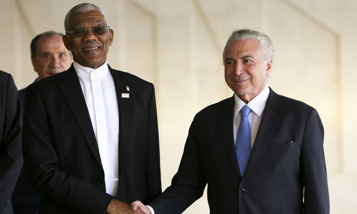 Brasília - O Presidente Michel Temer recebe David Arthur Granger, presidente da Guyana, na 51ª Cúpula de Chefes de Estado do Mercosul e Estados Associados, no Palácio Itamaraty (Marcelo Camargo/Agência Brasil)