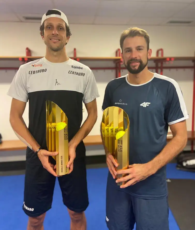 Marcelo Melo conquista tricampeonato de duplas no ATP de Viena
Título foi o 16º da parceria entre brasileiro e polonês Lukasz Kubot