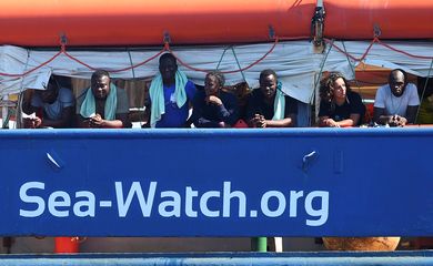 migrantes, Itália, Sea Watch REUTERS/Guglielmo Mangiapane