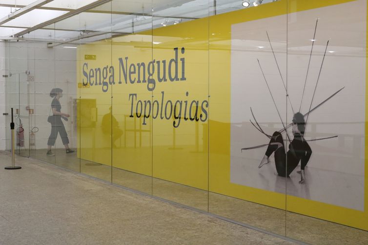 Exposição da artista afro americana Senga Nengudi no Museu de Arte de São Paulo - Masp, na Avenida Paulista.