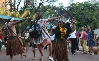 São Paulo (SP), 16/09/2023 - Apresentação da dança indígena Toré, com a etnia Wassu Cocal, durante a 13ª Virada Sustentável, no Parque Augusta. Foto: Rovena Rosa/Agência Brasil