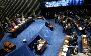Plenário do Senado aprova MP que reduz Imposto de Renda sobre remessa de dinheiro ao exterior