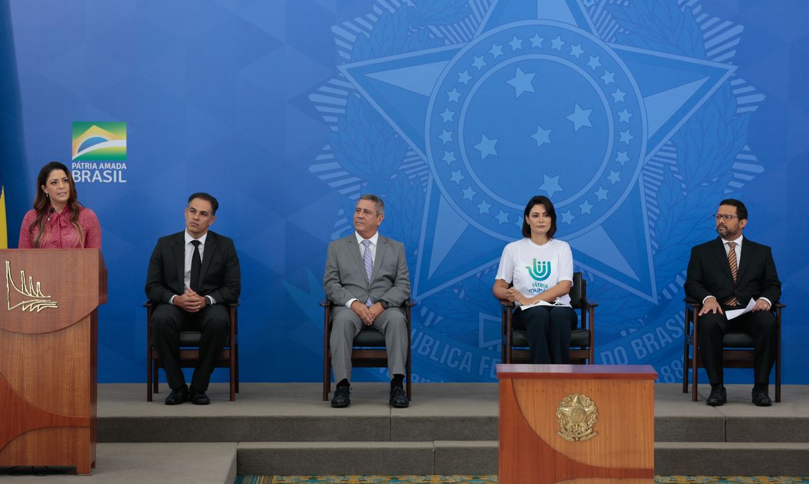  A secretária- executiva do Conselho do Programa Pátria Voluntária, Adriana Ramos, durante o lançamento do projeto Arrecadação Solidária contra o coronavírus