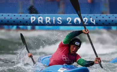 2024.08.03 - Jogos Olímpicos Paris 2024 - Canoagem Slalom. Ana Satila durante repescagem do Kayak Cross. Foto: Luiza Moraes/COB
