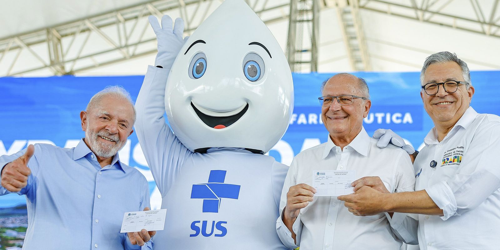 Em evento com Lula, farmacêutica anuncia expansão no Brasil