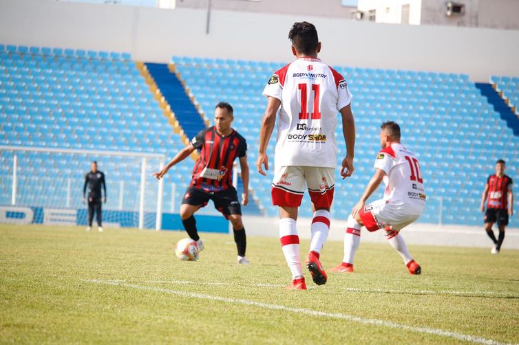 Gaudêncio Carvalho/assessoria Moto Club/Direitos Reservados Em duelo de maranhenses, Moto Club vence e sobe na classificação.