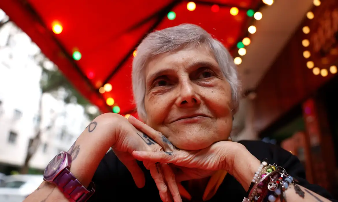 Rio de Janeiro (RJ), 30/05/2025 - Yone Lindgren, 69 anos, ativista lésbica e fotógrafa. Foto: Tânia Rêgo/Agência Brasil
