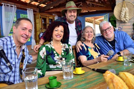 Paulinho Del Ribeiro recebe os duos Mary Galvão e Mário Campanha, e Moacyr e Sandra