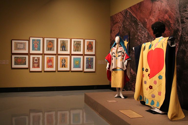 Figurinos do filme  “A Compadecida” (1969), dirigido por George Jonas, na Mostra Movimento Armorial 50 anos, movimento artístico criado por Ariano Suassuna, com curadoria de Denise Mattar, no Centro Cultural Banco do Brasil - CCBB.