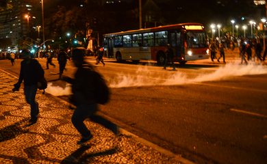 São Paulo - manifestação contra impeachment  na Avenida Paulista (Rovena Rovena Rosa/Agência Brasil)