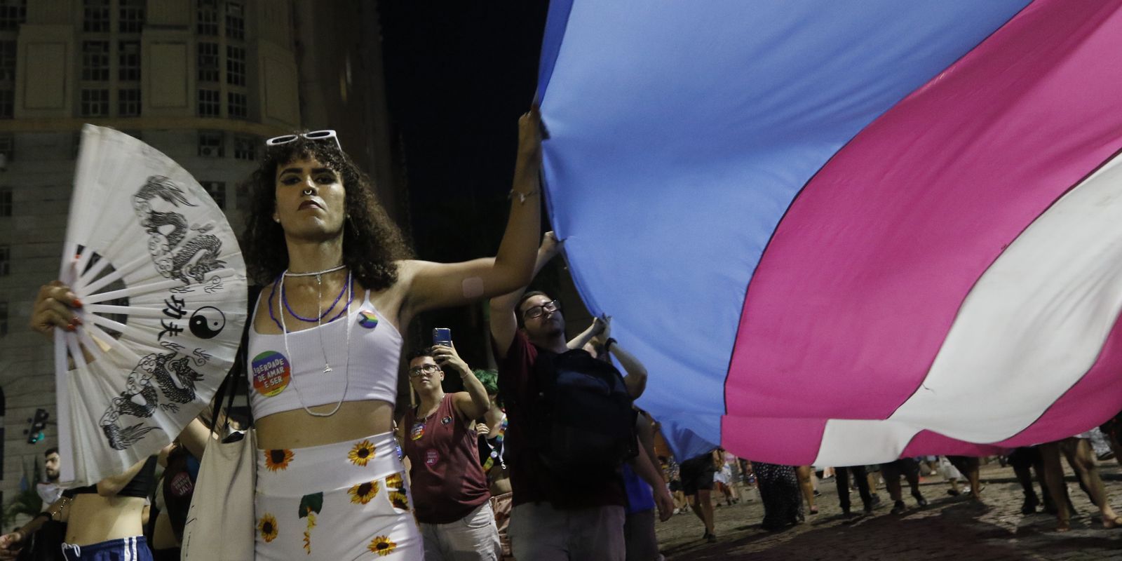 População trans se opõe à nova idade mínima para terapia hormonal População trans se opõe à nova idade mínima para terapia hormonal