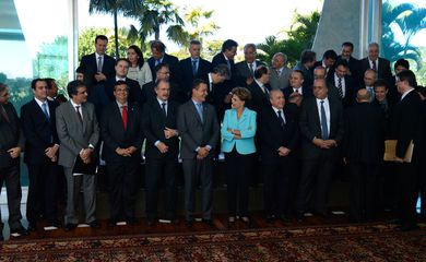 Presidenta Dilma Rousseff discute temas de interesse comum com governadores dos estados.
