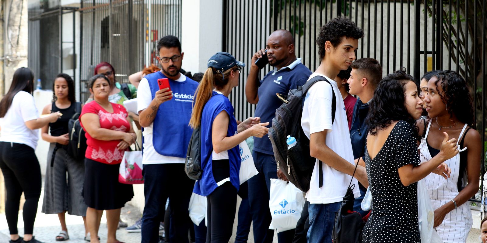 PF identifica suspeitos de vazar provas do primeiro dia do Enem PF identifica suspeitos de vazar provas do primeiro dia do Enem