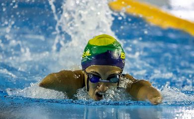 A nadadora Maria Dayanne da Silva nas Paralimpíadas universitárias 2018. 