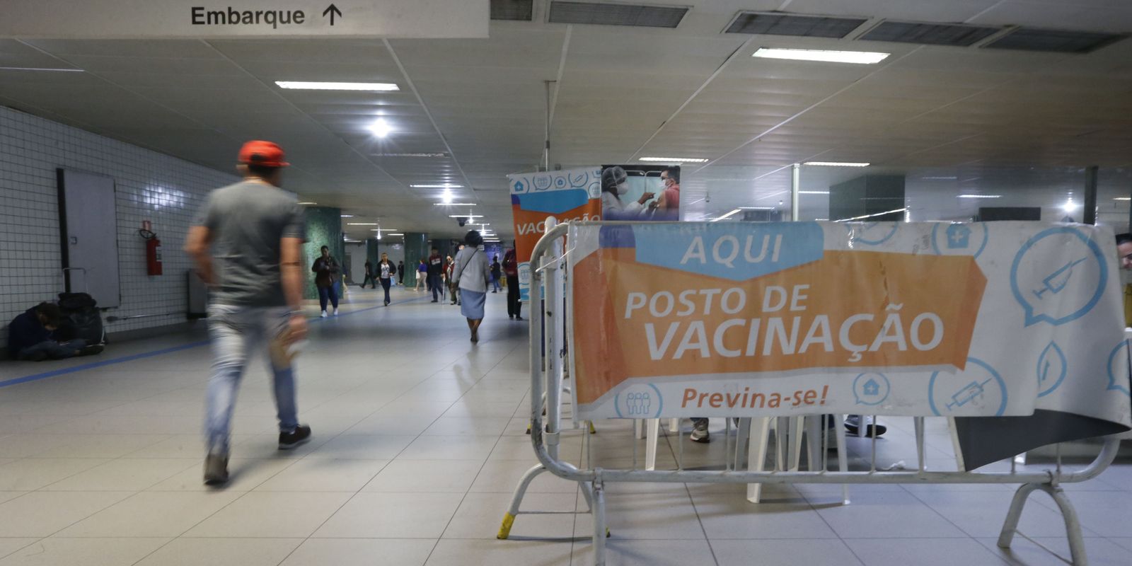 Saúde nega desabastecimento generalizado de vacinas no Brasil