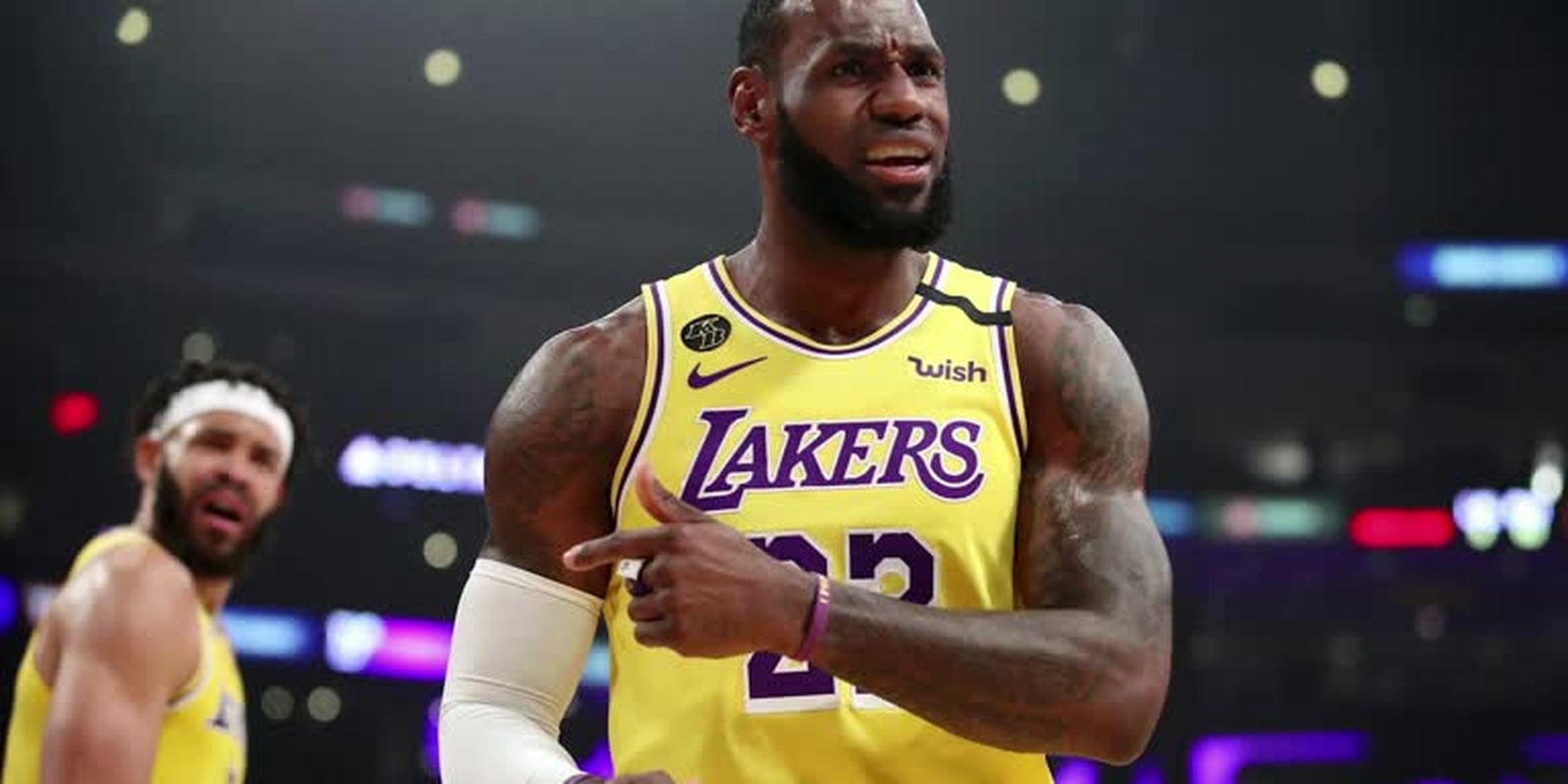 LeBron James se torna primeiro jogador bilionário da NBA em atividade -  Mundo Negro