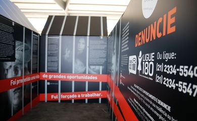 Rio de Janeiro - A Secretaria de Estado de Direitos Humanos inicia série de atividades da Semana de Mobilização Coração Azul – campanha internacional de enfrentamento ao tráfico humano (Tânia Rêgo/Agência Brasil)