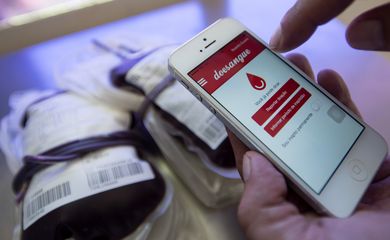 O Hemocentro de Brasília lançou o aplicativo Doe Sangue, que alerta o doador, informa e convoca para doações de sangue.(Marcelo Camargo/Agência Brasil)
