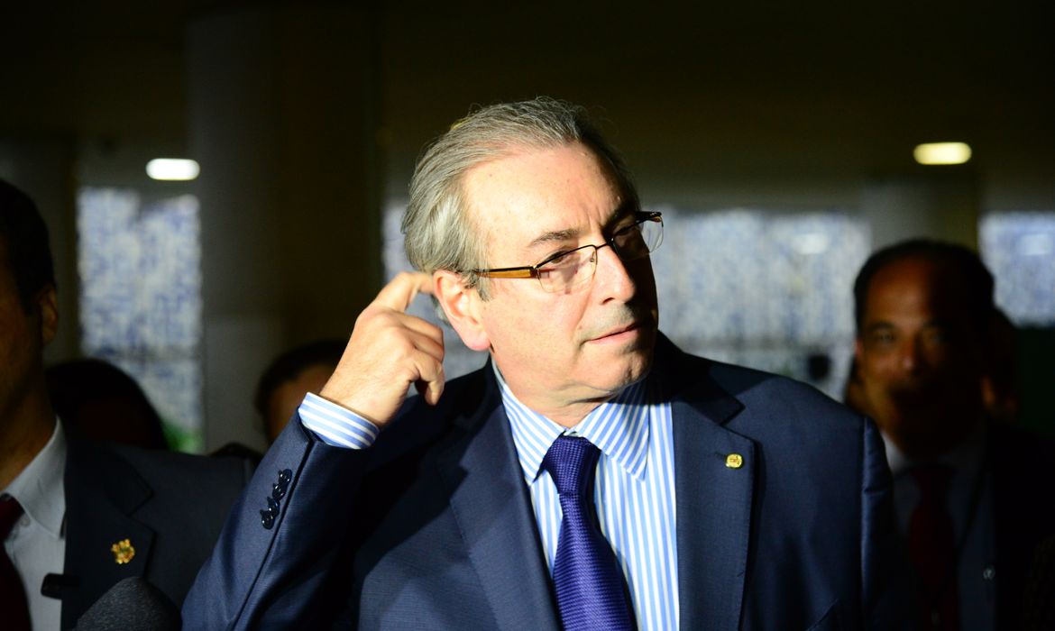 Brasília - Presidente da Câmara dos Deputados, Eduardo Cunha deixa a Casa após despachos em seu gabinete (Fabio Pozzebom/Agência Brasil)
