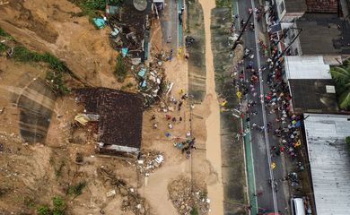 Landslides provoked by rains in Recife