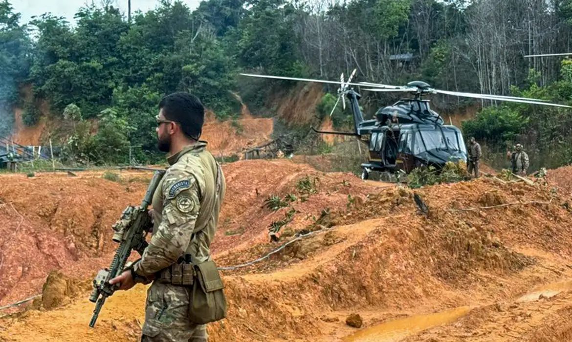 Brasília (DF) 09/02/2025 - PF, em operação conjunta, inutiliza minas subterrâneas e resgata trabalhadores em condições análogas à escravidão no AM
Foto: PoliciaFederal/Divulgação