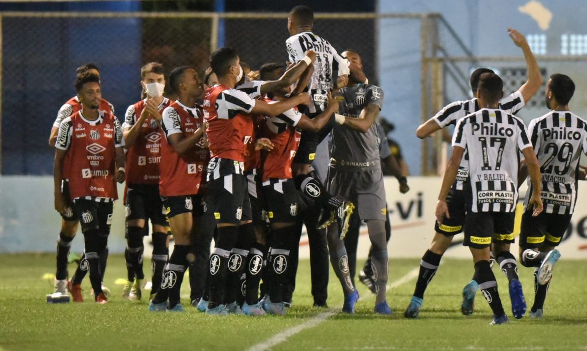 Santos avança na Copa do Brasil