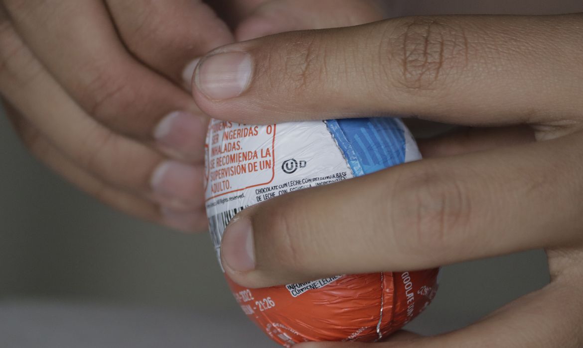 Cofepris Requests Recall Of Kinder Surprise Eggs In Mexico Over Salmonella Outbreak