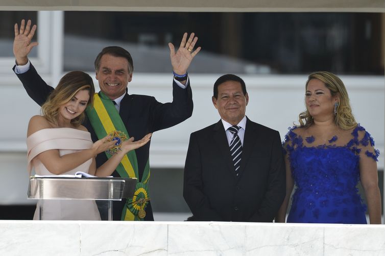 A primeira-dama Michelle Bolsonaro, fez discurso em Libras (Língua Brasileira de Sinais), no parlatório do Palácio do Planalto durante solenidade de posse do marido, presidente Jair Bolsonaro.