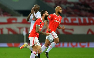 Soccer - Copa Libertadores - Internacional v America