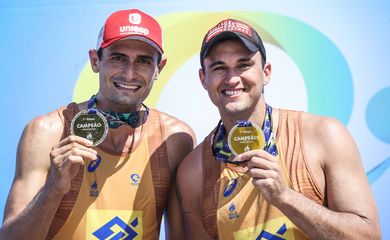 André e George vencem primeira etapa do Círculo Nacional de vôlei de praia