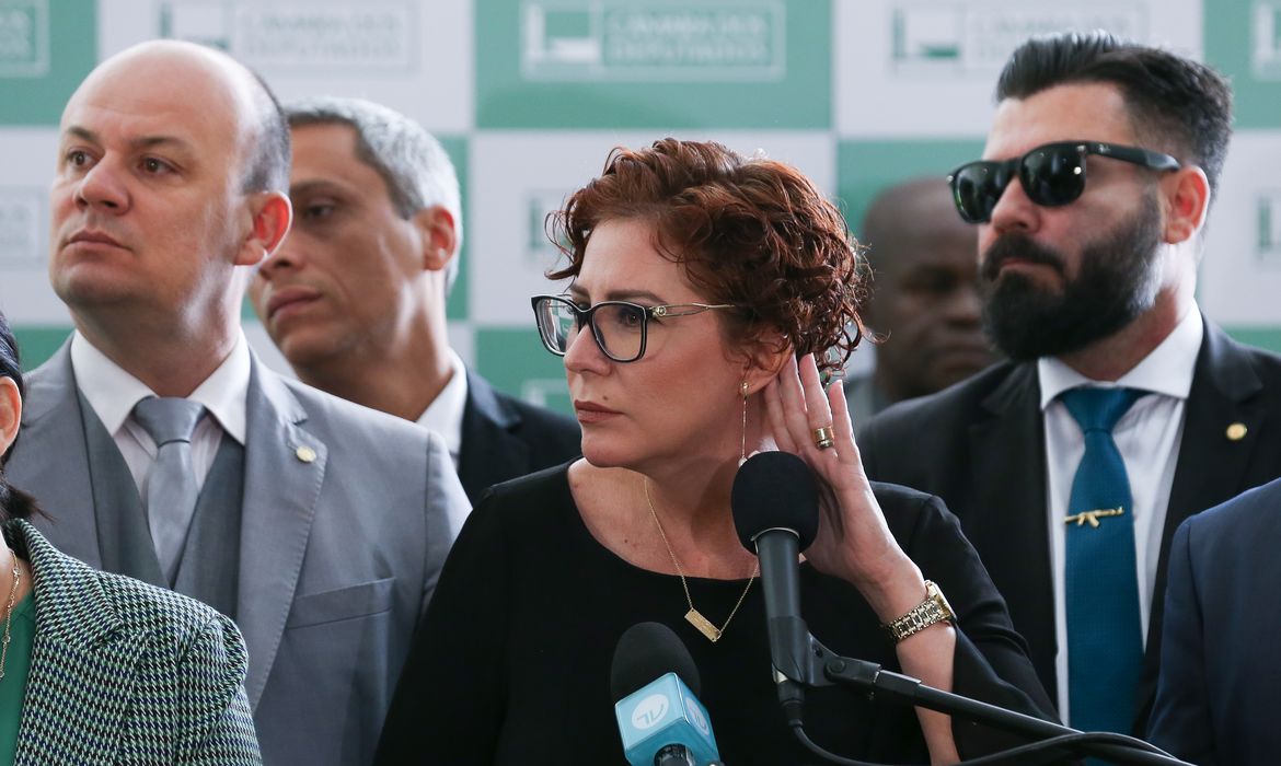 Brasília (DF) 02/08/2023 Deputada Carla Zambelli durante coletiva no salão verde da Câmara dos Deputados.  Foto Lula Marques/EBC