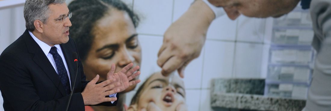 A presidenta Dilma Rousseff lança o programa Mais Médicos