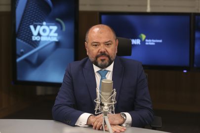 O ministro do Trabalho e Previdência José Carlos Oliveira é o entrevistado no programa,A Voz do Brasil