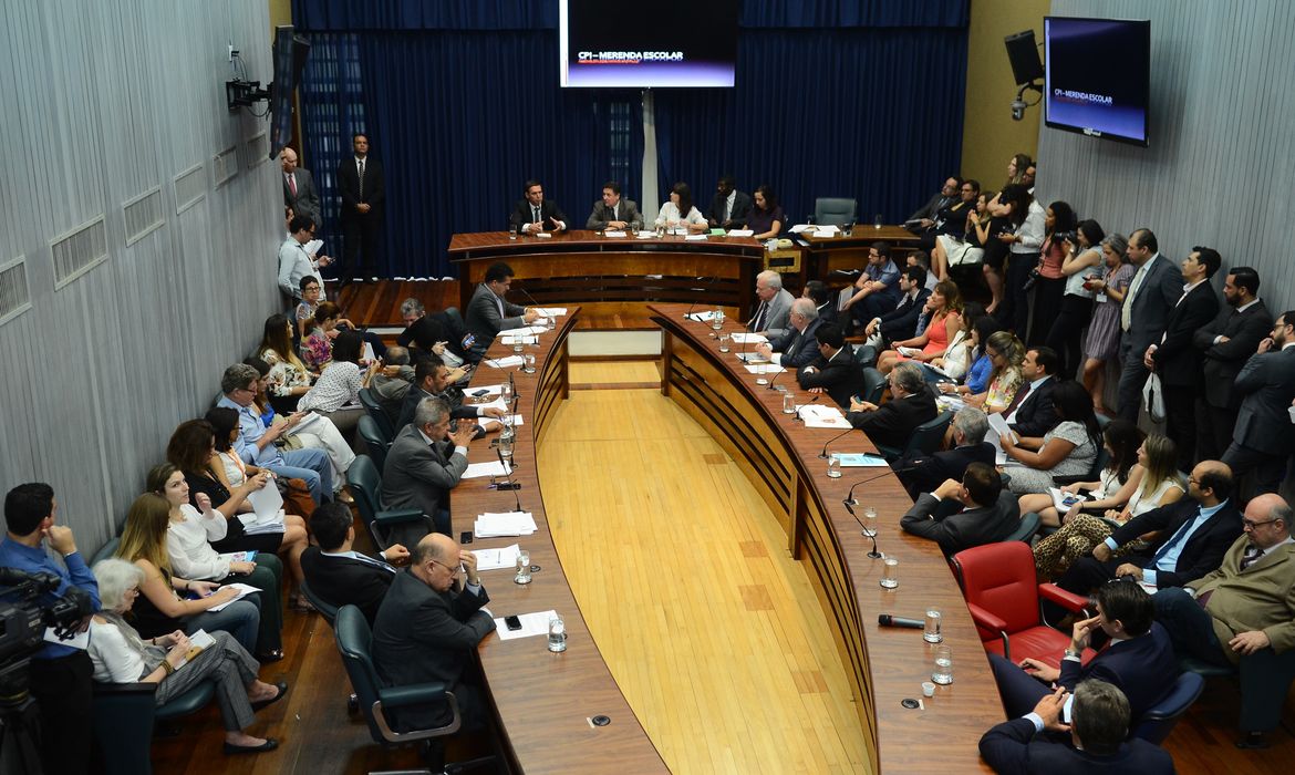 São Paulo - O presidente da Assembleia Legislativa do Estado de São Paulo (Alesp), Fernando Capez, depõe na comissão parlamentar de inquérito (CPI) que apura denúncias de fraude no fornecimento da merenda rede estadual de ensino (Rovena