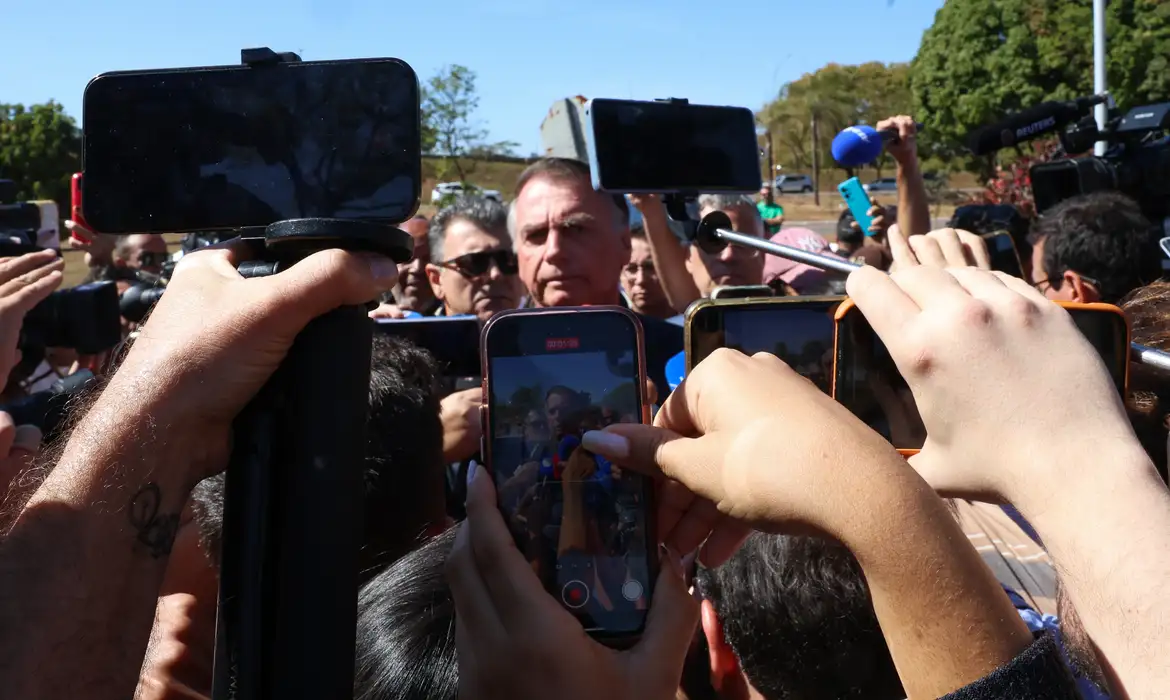 Brasília (DF), 18/07 /2025  - Bolsonaro fala a imprensa após colocar  tornozeleira na Secretaria de Administração Penitenciária do Distrito Federal. Foto Antônio Cruz / Agência Brasil