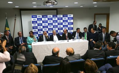 Brasília - Senador Tasso Jereissati comanda a reunião da Executiva Nacional do PSDB para avaliar o atual cenário político (Fabio Rodrigues Pozzebom/Agência Brasil)