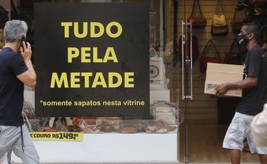 Movimento do comércio de rua durante a flexibilização do isolamento social no Rio de Janeiro