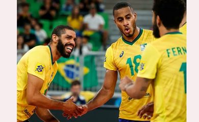 Brasil vence Japão por 3 sets a 0 - segunda vitória seguida - Mundial de vôlei masculino - em 28/08/2022